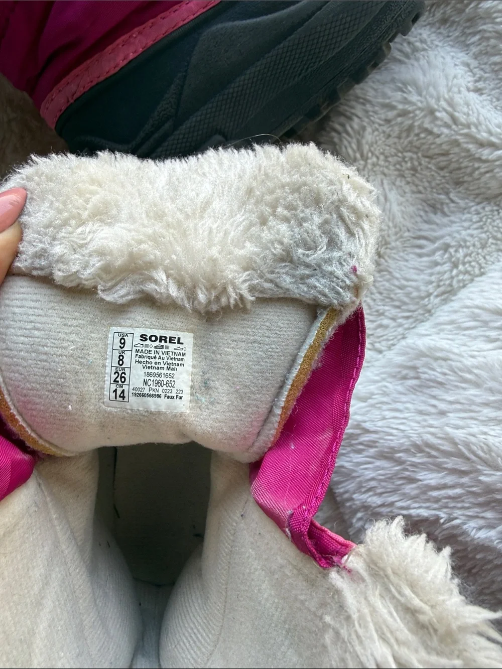 Kids pink snow boots